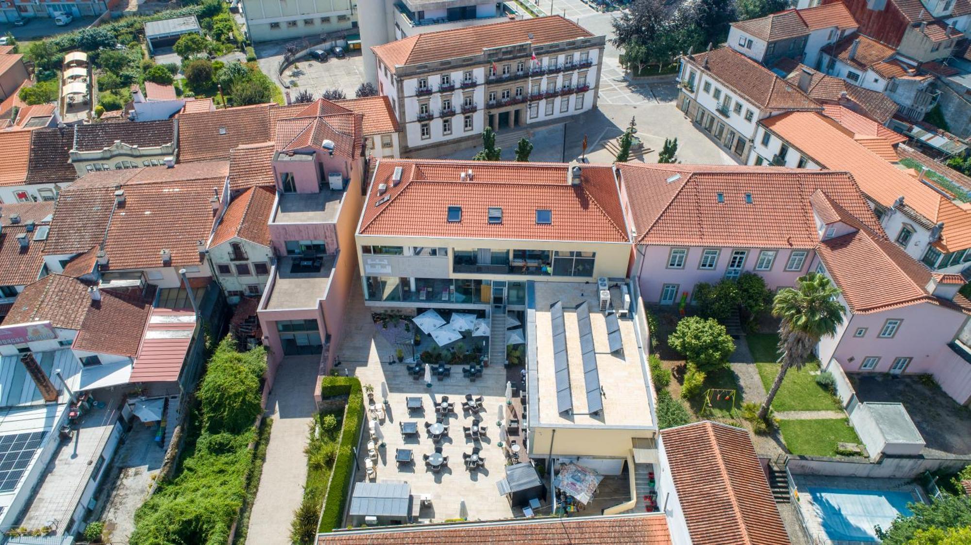 Albergue Da Praca Santa Maria da Feira Exterior foto