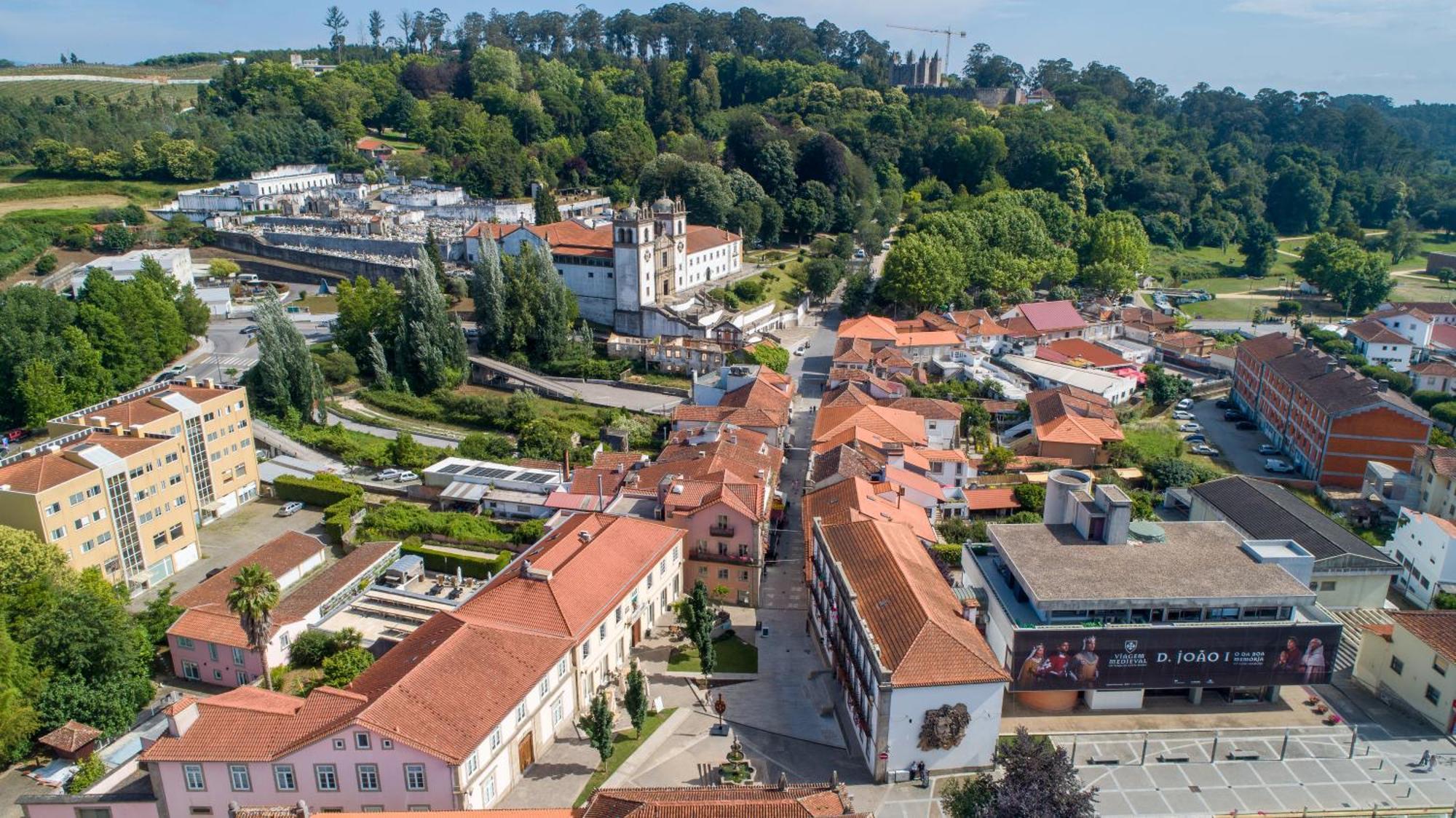 Albergue Da Praca Santa Maria da Feira Exterior foto