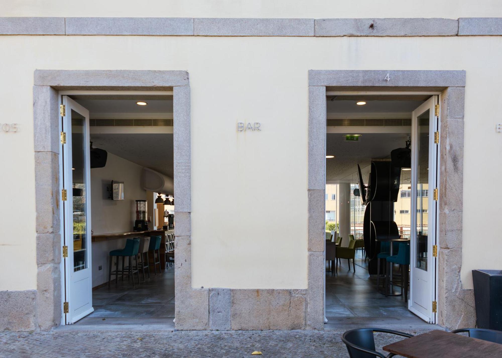 Albergue Da Praca Santa Maria da Feira Exterior foto