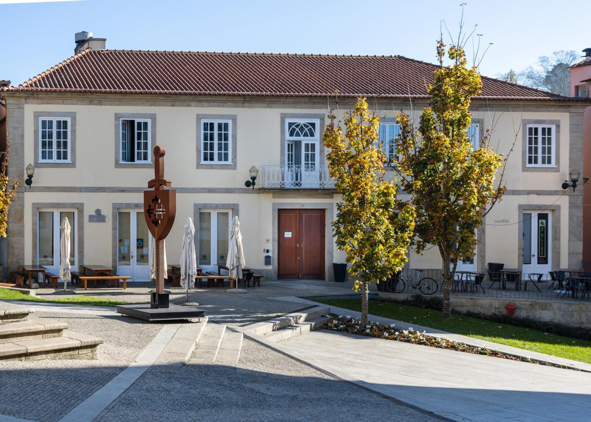 Albergue Da Praca Santa Maria da Feira Exterior foto